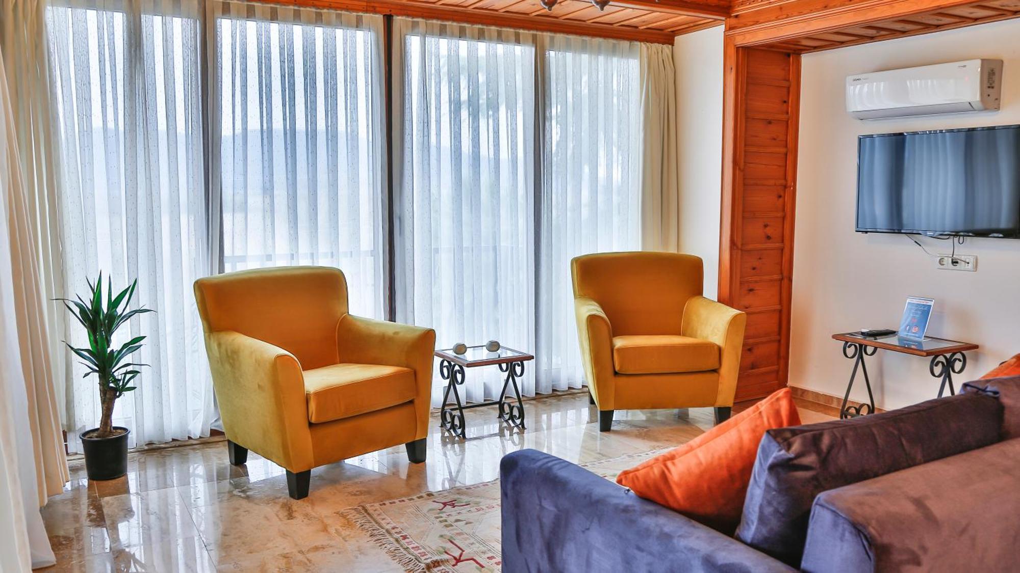 Villa Marine Hotel アクヤカ エクステリア 写真