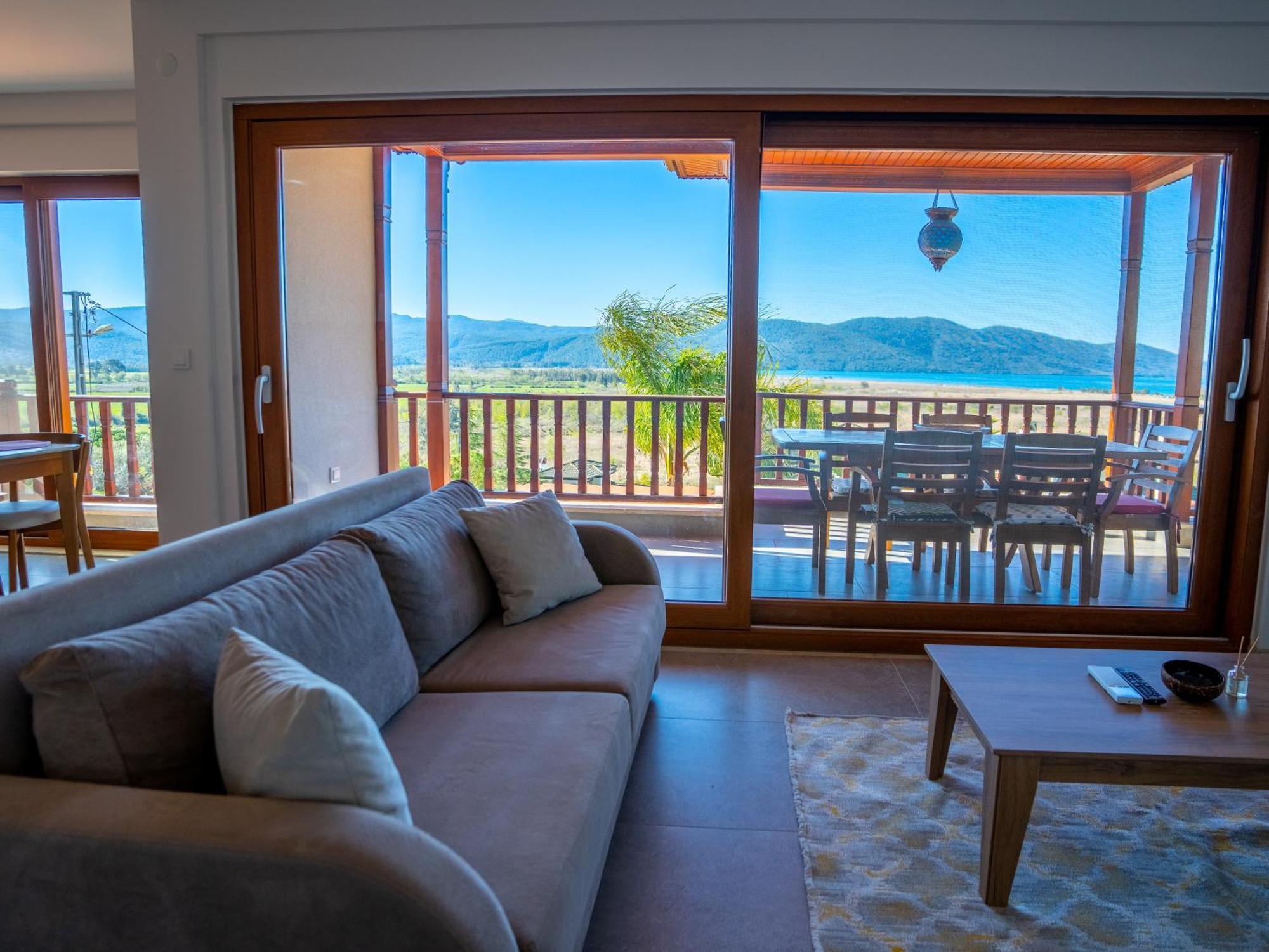 Villa Marine Hotel アクヤカ エクステリア 写真